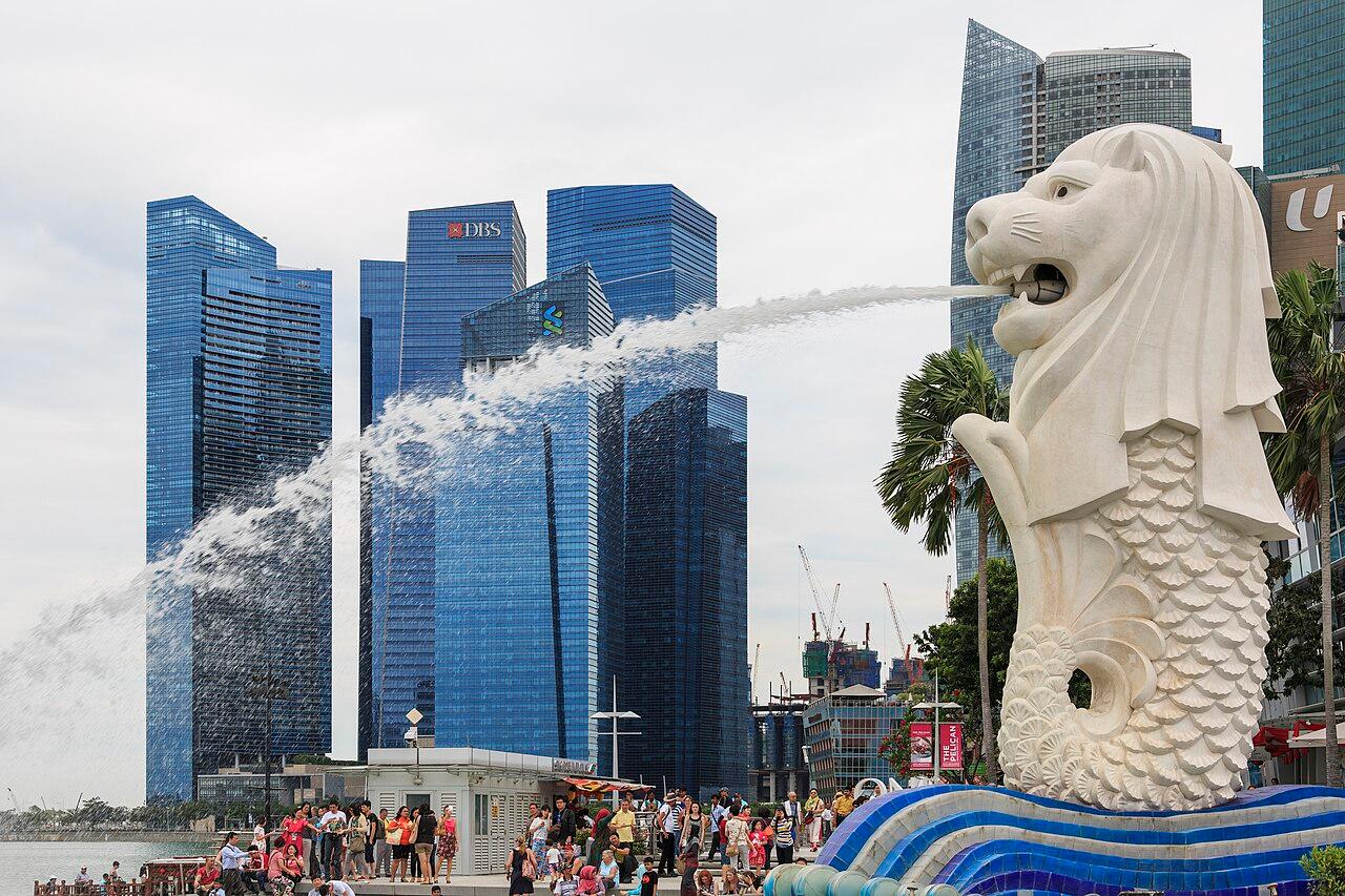 The Merlion statue on the Marina Bay waterfront in Singapore