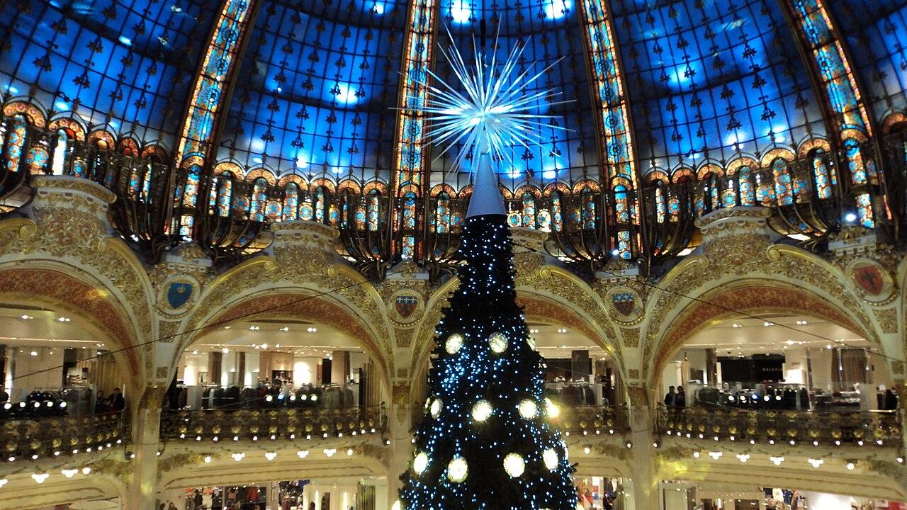 Christmas tree under the glass dome of Galeries Lafayette Haussmann
