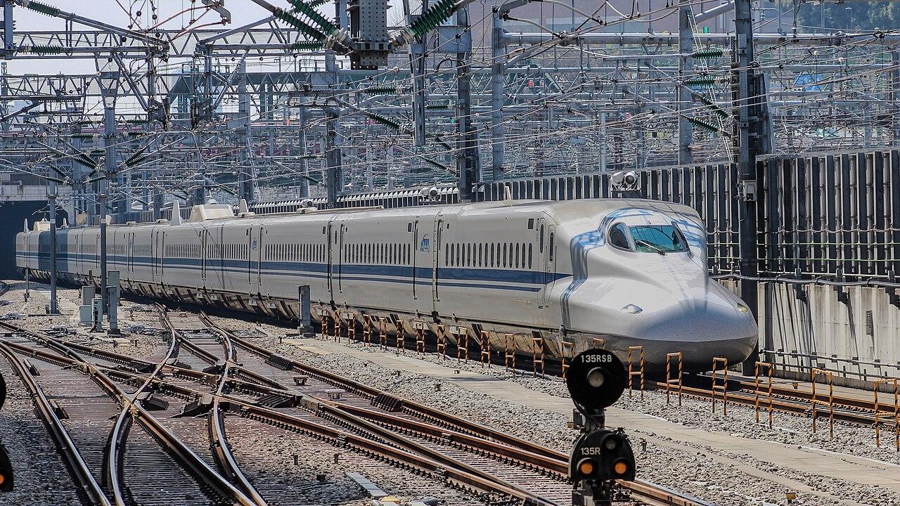 N700 series Shinkansen on the Tokaido line in Tokyo